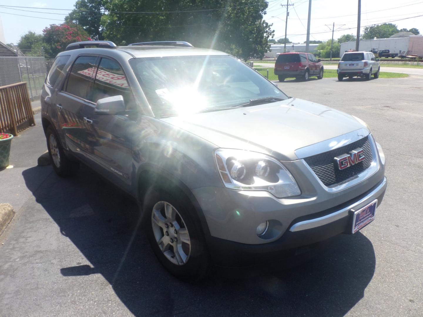 2008 Blue GMC Acadia SLT-2 FWD (1GKER33758J) with an 3.6L V6 DOHC 24V engine, 6-Speed Automatic Overdrive transmission, located at 5700 Curlew Drive, Norfolk, VA, 23502, (757) 455-6330, 36.841885, -76.209412 - Photo#5